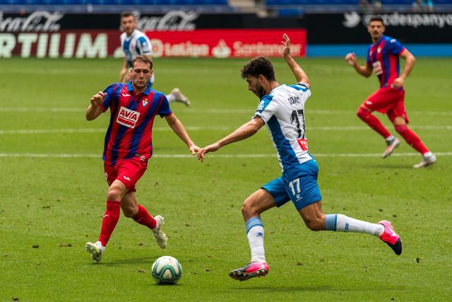 周琦6投6中砍12分5板 他仍是中国男篮最稳的点