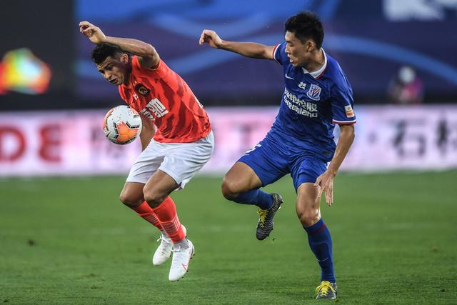 意甲-赖因德斯制胜福法纳助攻 AC米兰1-0维罗纳